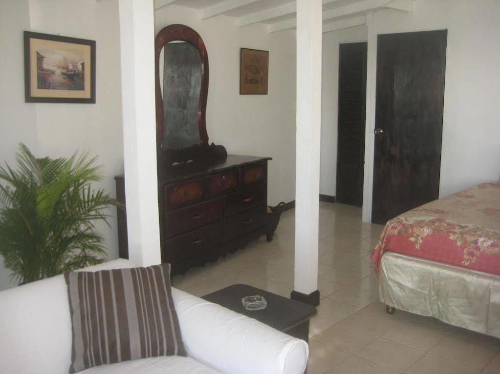 Roots Bamboo Beach Resort เนกริล ภายนอก รูปภาพ