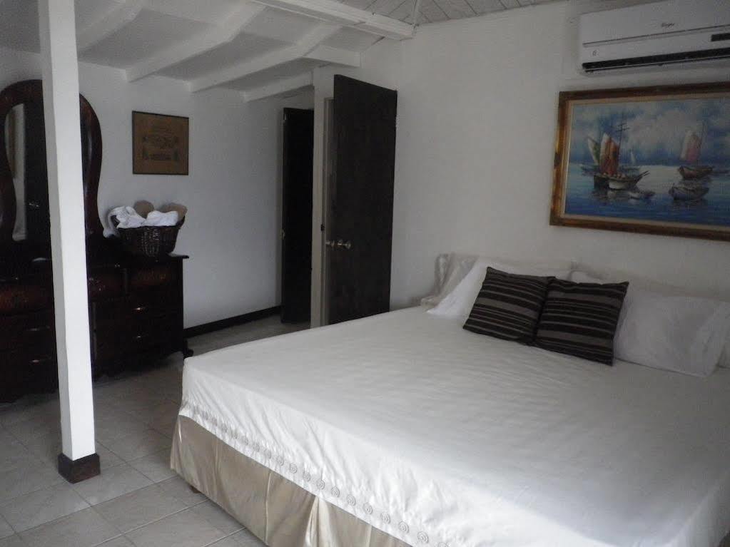 Roots Bamboo Beach Resort เนกริล ภายนอก รูปภาพ